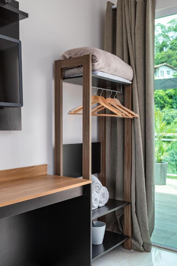 STUDIO NOVO- com Varanda espaçosa- Cama Queen Wi-fi -Sky - 5 minutos de carro da Praia - ITAIPUAÇU Maricá Extérieur photo