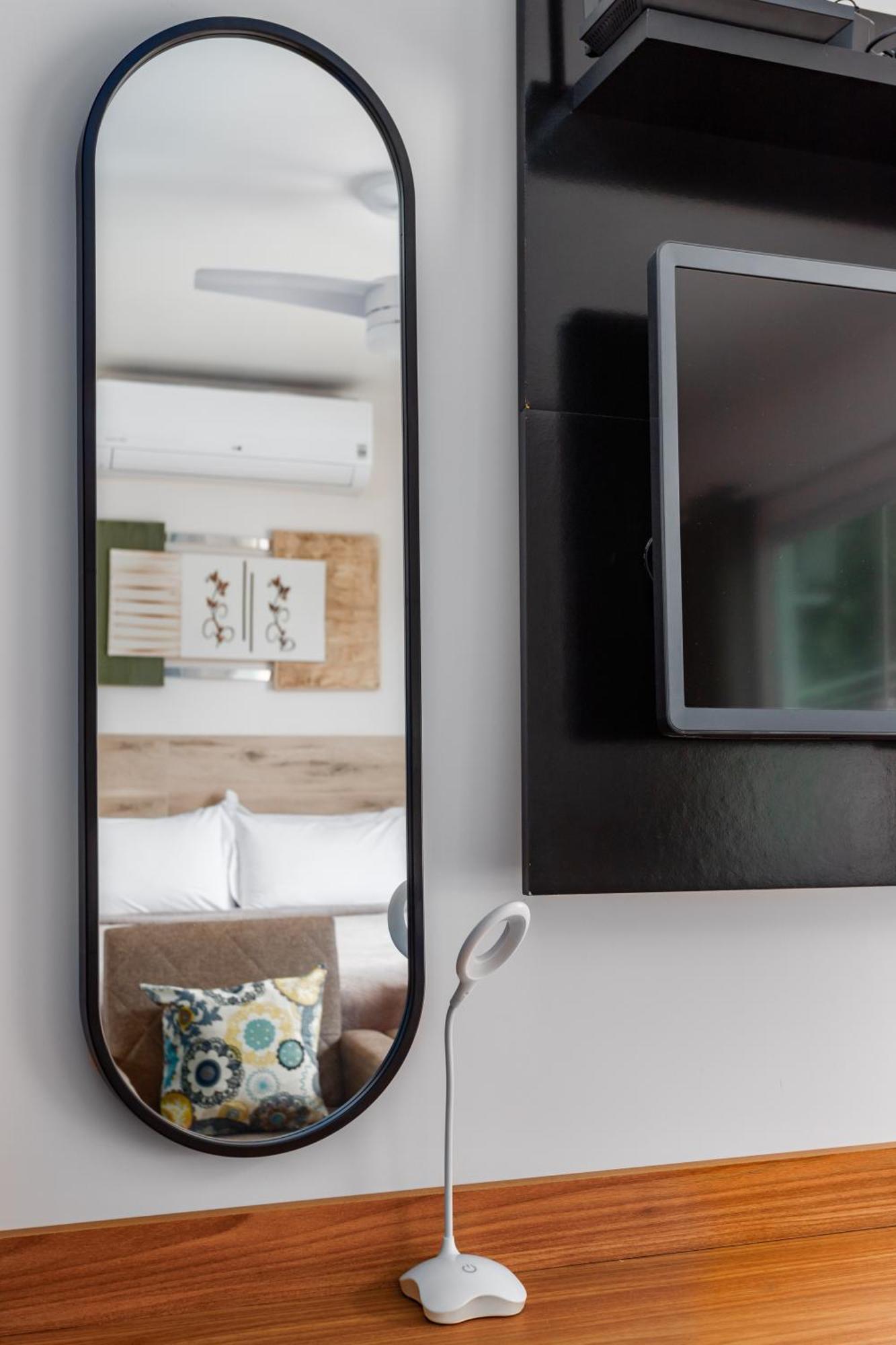 STUDIO NOVO- com Varanda espaçosa- Cama Queen Wi-fi -Sky - 5 minutos de carro da Praia - ITAIPUAÇU Maricá Extérieur photo